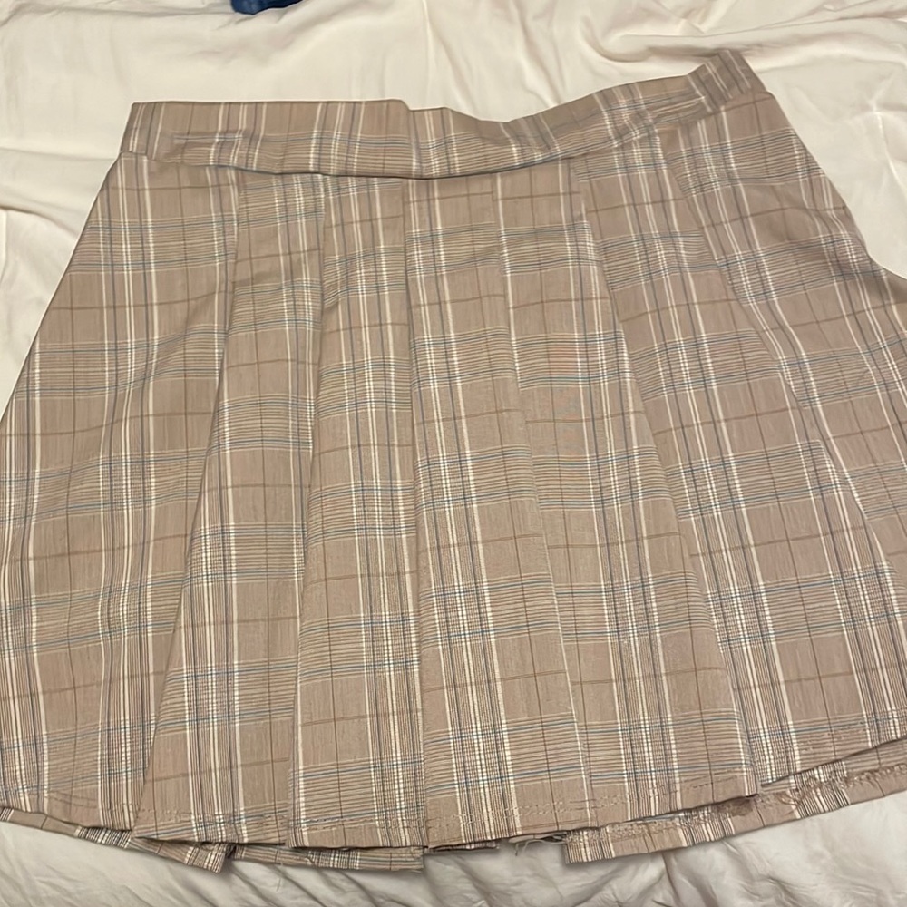 pleated mini skirt